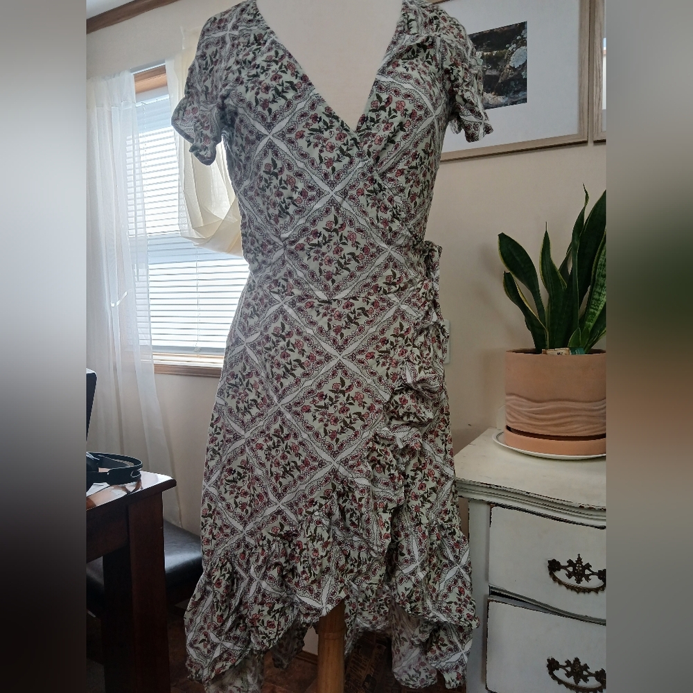 Wrangler Retro Floral Wrap Dress Size Medium